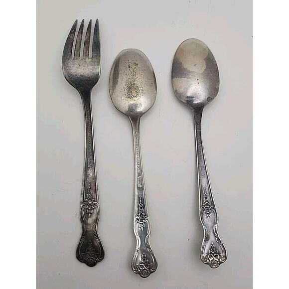 Wm Rogers Vintage Silverplate Fork & Spoons Magnolia Design Extra Plate Flatware - Picture 2 of 6